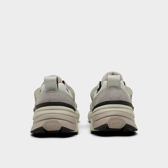 Nike Women's V2K Run Running Shoes - Pure Platinum Chrome FN6703-002 - Picture 13 of 13